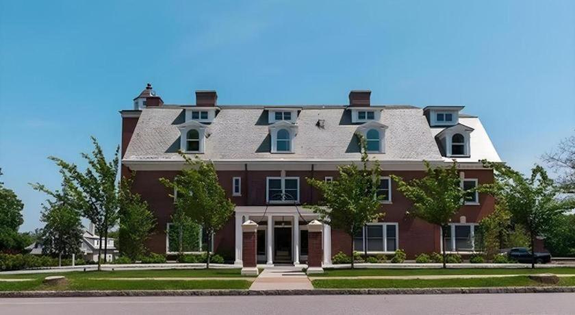 The George Montclair Hotel Екстериор снимка