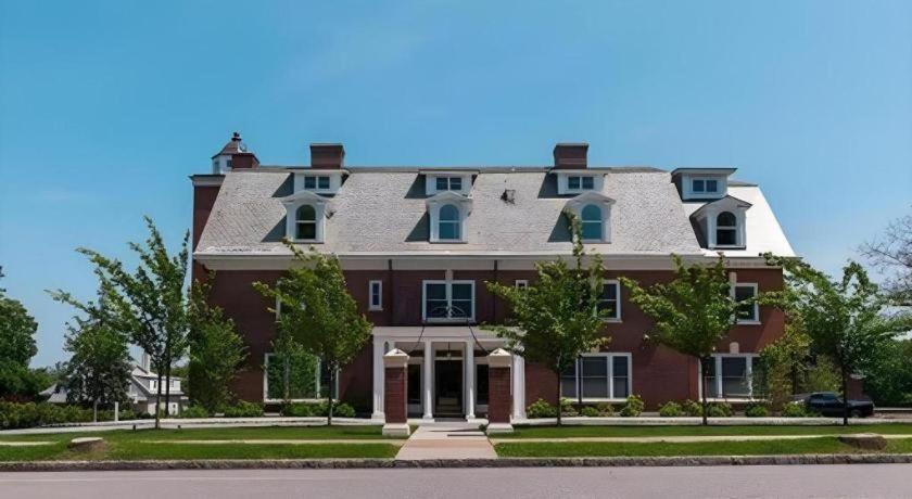 The George Montclair Hotel Екстериор снимка