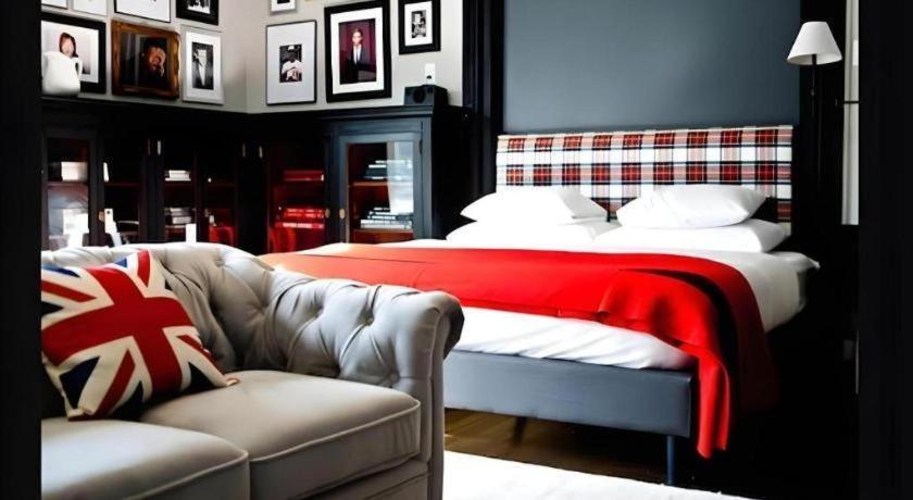The George Montclair Hotel Екстериор снимка