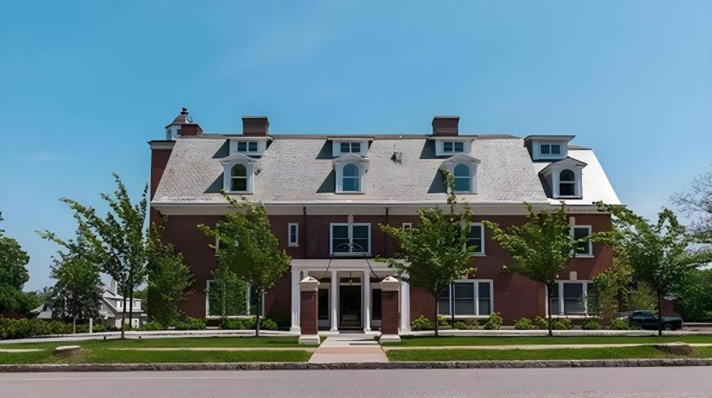 The George Montclair Hotel Екстериор снимка